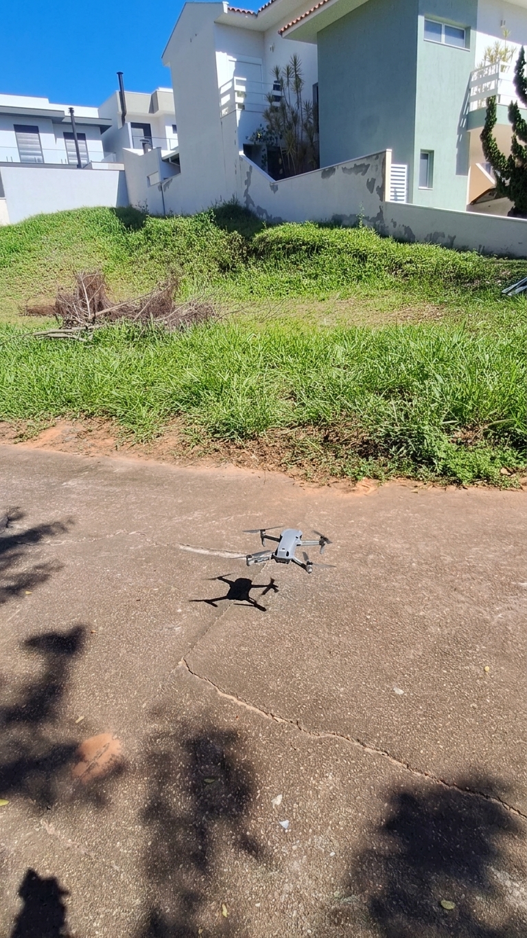 Momento de decolagem automática do drone para início do mapeamento do lote.